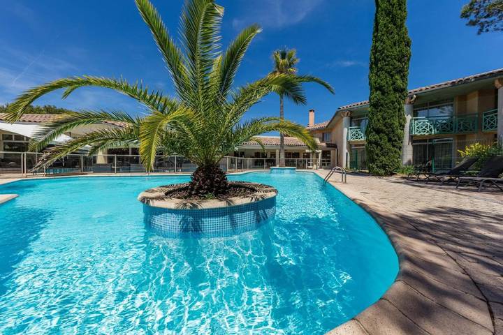Hôtel pour 2 personnes, avec vue et jardin ainsi que sauna et piscine