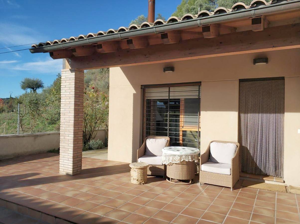 Four-Bedroom House in El Grado, Pyrénées Aragonaises