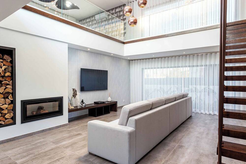 Luxury 5-Bedroom Villa in Alvor with Pool in Montes de Alvor, Alvor