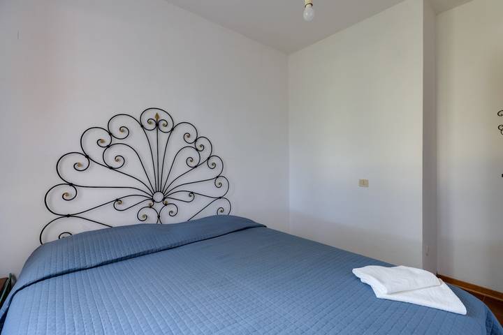 Holiday Home 'Villa Due Archi' with Sea View, Private Terrace and Private Garden in Spiaggia dei Preti (Cuglieri), Cuglieri
