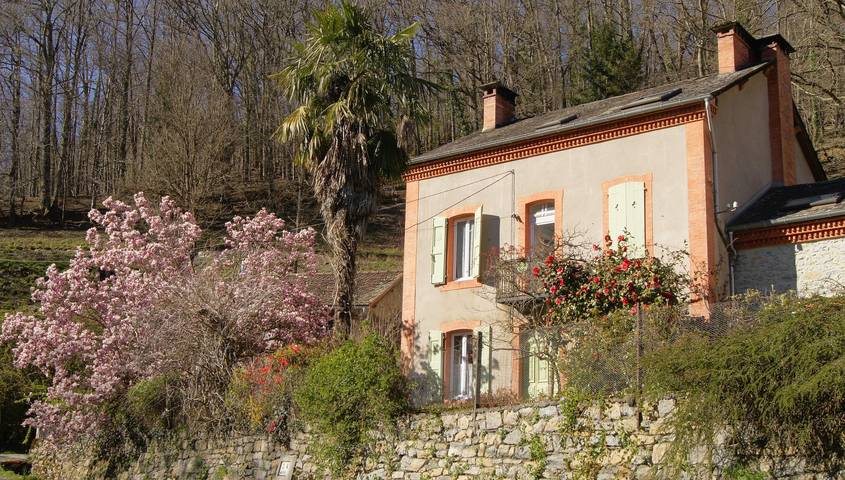 Gîte pour 7 personnes, avec Balcon et Jardin à Bonac-Irazein