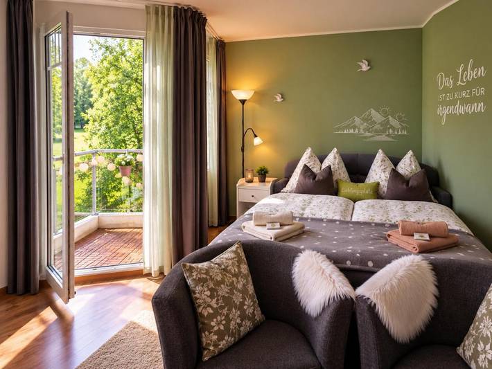 Ferienwohnung für 3 Personen, mit Balkon und Ausblick in Bad Klosterlausnitz