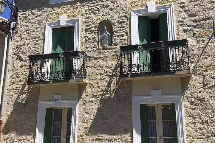 Location de vacances pour 7 personnes, avec jardin et balcon à Nézignan-l'Évêque