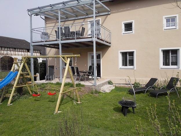 Ferienwohnung für 4 Personen, mit Balkon/Terrasse und Garten