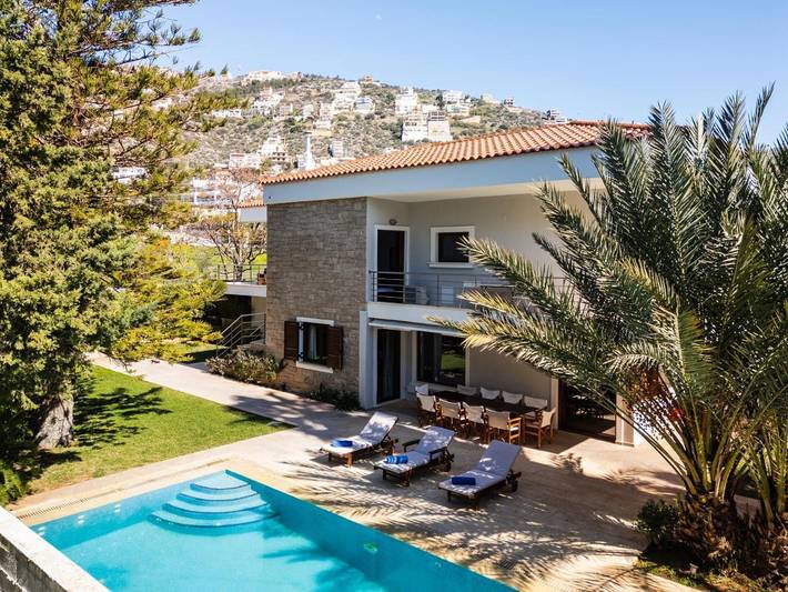 Location de vacances pour 12 personnes, avec piscine ainsi que vue et jardin dans Saronida - 2