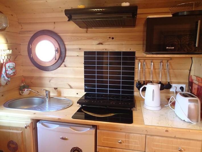 Location de vacances pour 7 personnes, avec vue ainsi que terrasse et jardin à Doucier - 2