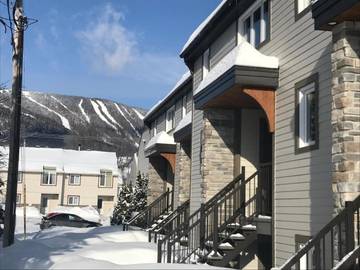 Gîte pour 4 personnes, avec piscine et vue à Beaupré