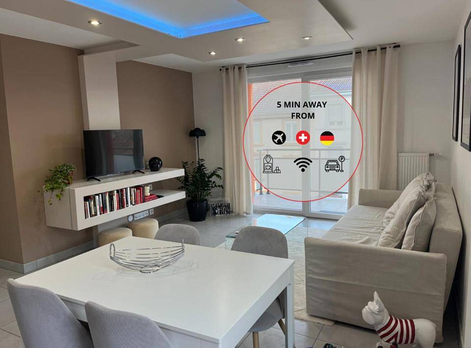 Appartement entier, A few steps from Basel with Balcony and free private Parking in Saint-Louis, Région de Mulhouse