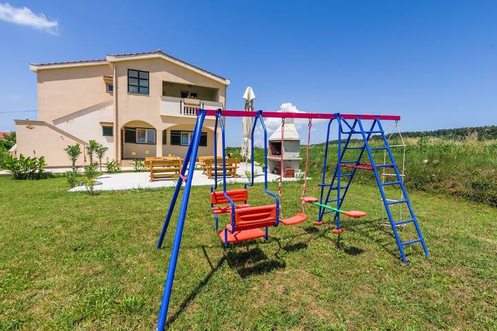 Ganze Wohnung, 1-Zimmer-Ferienwohnung mit Terrasse Ljubac, Zadar -a in Ljubač (Dalmatien), Zadar