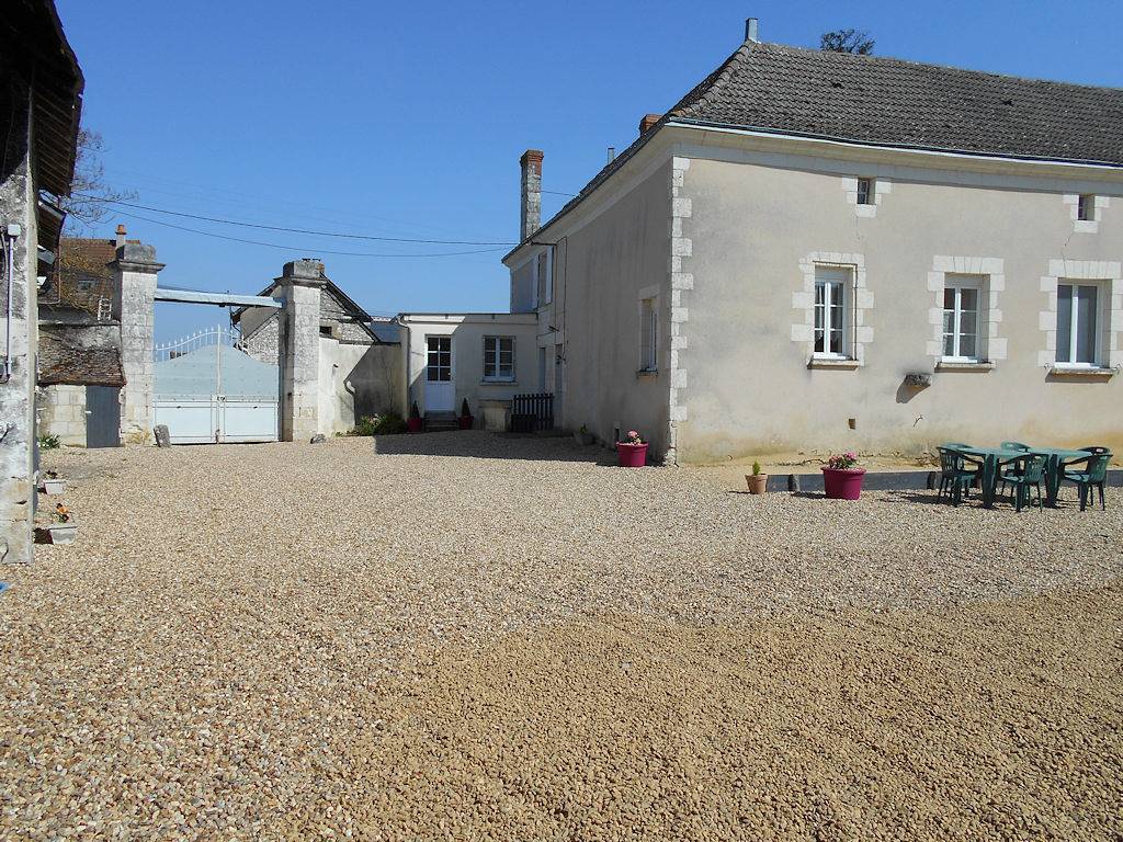 La Ferme des Deux Ifs : Gîte 3 étoiles - 12 pers in Rilly-sur-Vienne, Parc naturel régional Loire-Anjou-Touraine