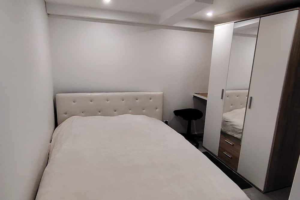 Apartamento entero, Apartament in a bungalow with garden in Le Raincy, Sena-Saint Denis