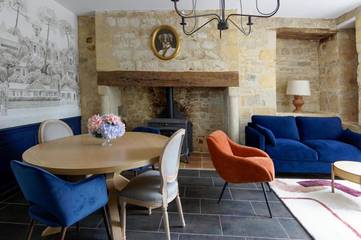 Location de vacances pour 4 personnes, avec piscine ainsi que vue et jardin, animaux acceptés à Gourdon