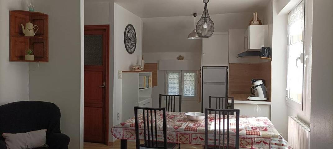 Gîte pour 6 personnes, avec vue à Savignac-les-Ormeaux - 3