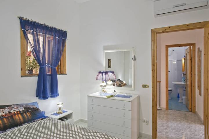 Casa \"bona\" vacaciones nel cuore della Costa d'Amalfi in Conca dei Marini, Sorrento Coast