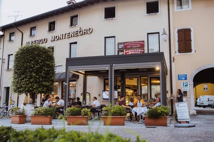 Hôtel, avec Terrasse et Vue à Maniago