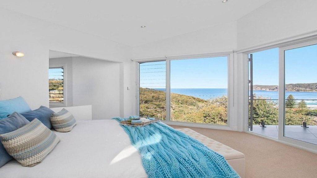 Azure, Avoca Beach - Ocean Views, 13M Pool, Kurzer Weg Zum Strand, Wifi & Foxtel in North Avoca, New South Wales