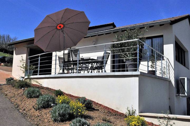 Location de vacances pour 8 personnes, animaux acceptés à Chasselas (Saône-et-Loire)