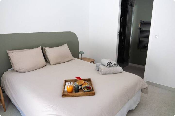 Location de vacances pour 12 personnes, avec jardin et terrasse dans Plage des Bourdaines - 4