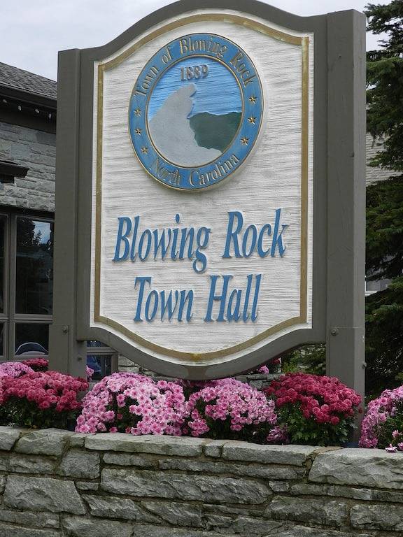 Ganze Wohnung, Location, Location, Location - zu Fuß zur Hauptstraße von diesem Apartment mit Charme in Blue Ridge Parkway, Blowing Rock