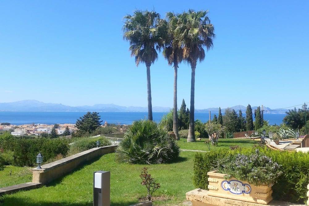 Villa 10Pers. Pool+Jacuzzi heizbar, Traumlage+ -aussicht auf Dorf,Meer und Berge in Colònia de Sant Pere, Artà