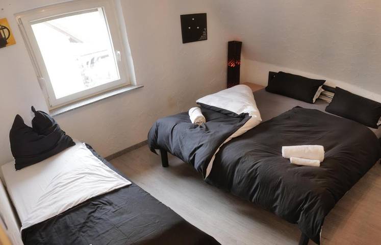 Ferienwohnung für 6 Personen, mit Balkon und Terrasse sowie Ausblick in Offenburg