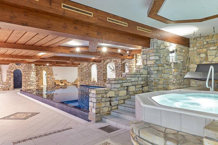 Hôtel pour 4 personnes, avec jardin et piscine ainsi que sauna et jacuzzi