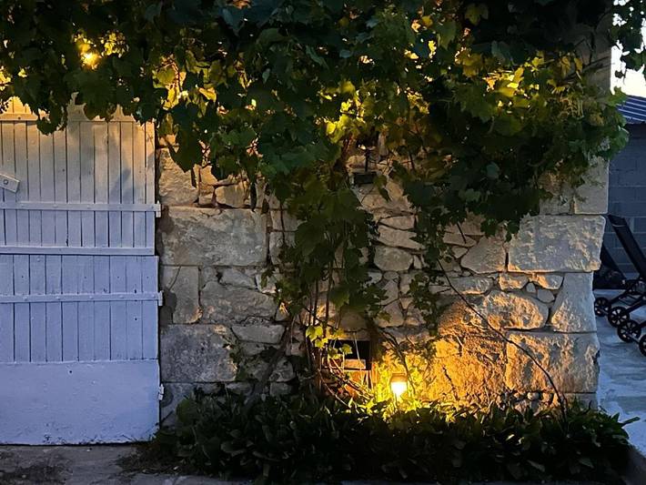 Location de vacances pour 8 personnes, avec piscine et jardin, adapté aux familles dans Fontguenand - 3