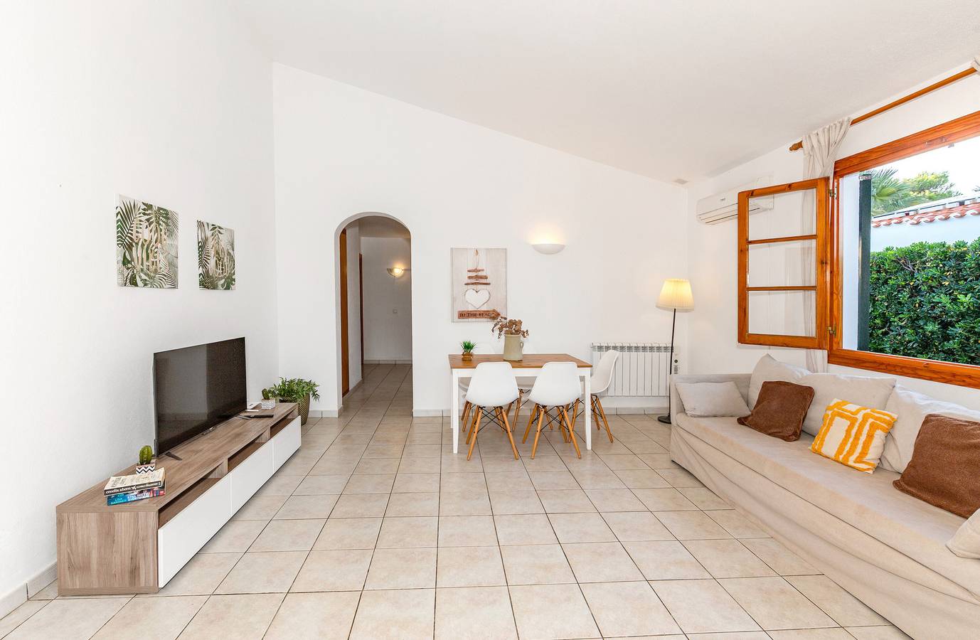 Villa « Gum » avec piscine privée, terrasse privée et Wi-Fi in Cap d'Artrutx, Ciutadella