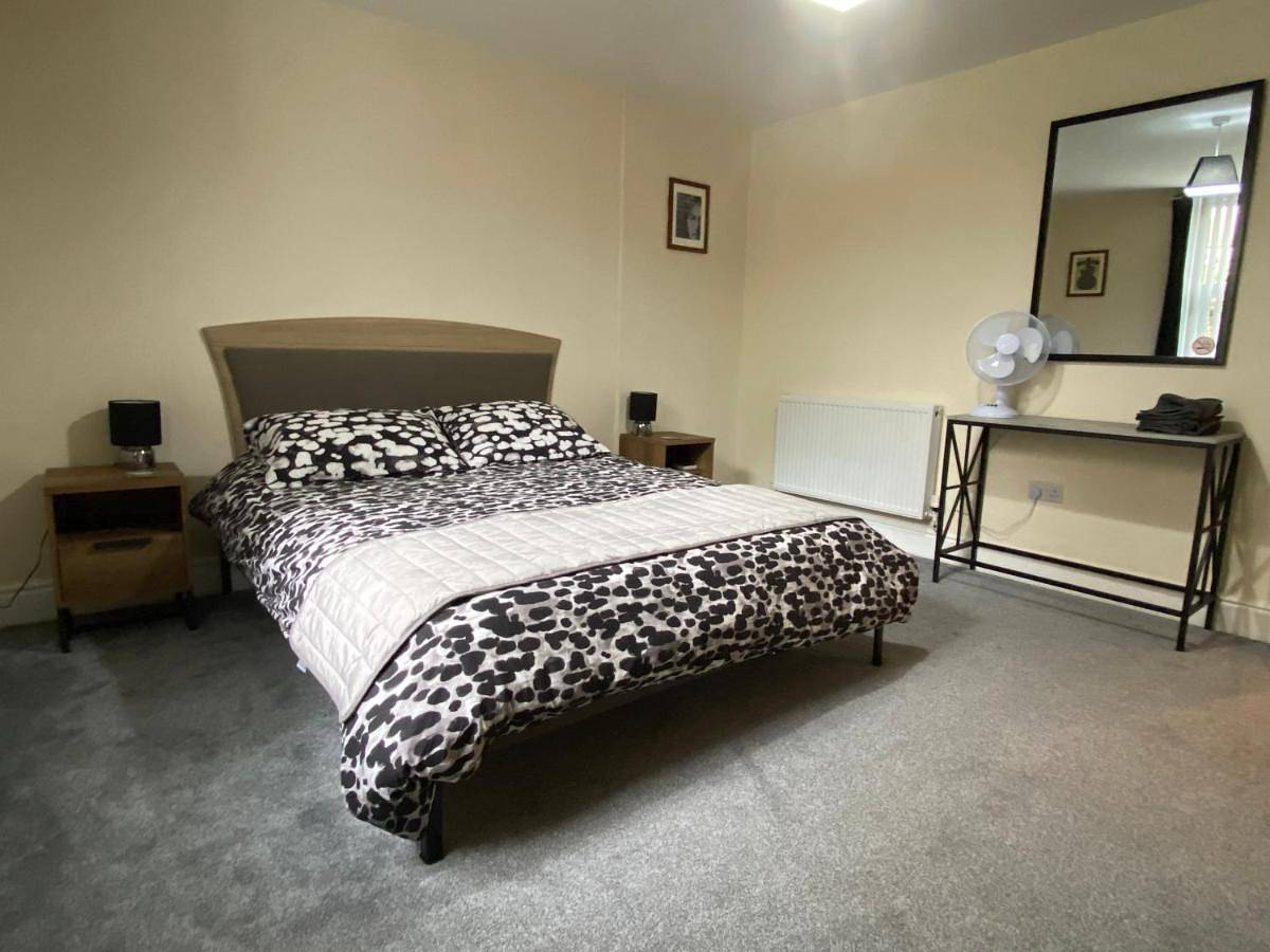 Entire apartment, Well-appointed apartment in New Brighton in New Brighton (Merseyside), Merseyside