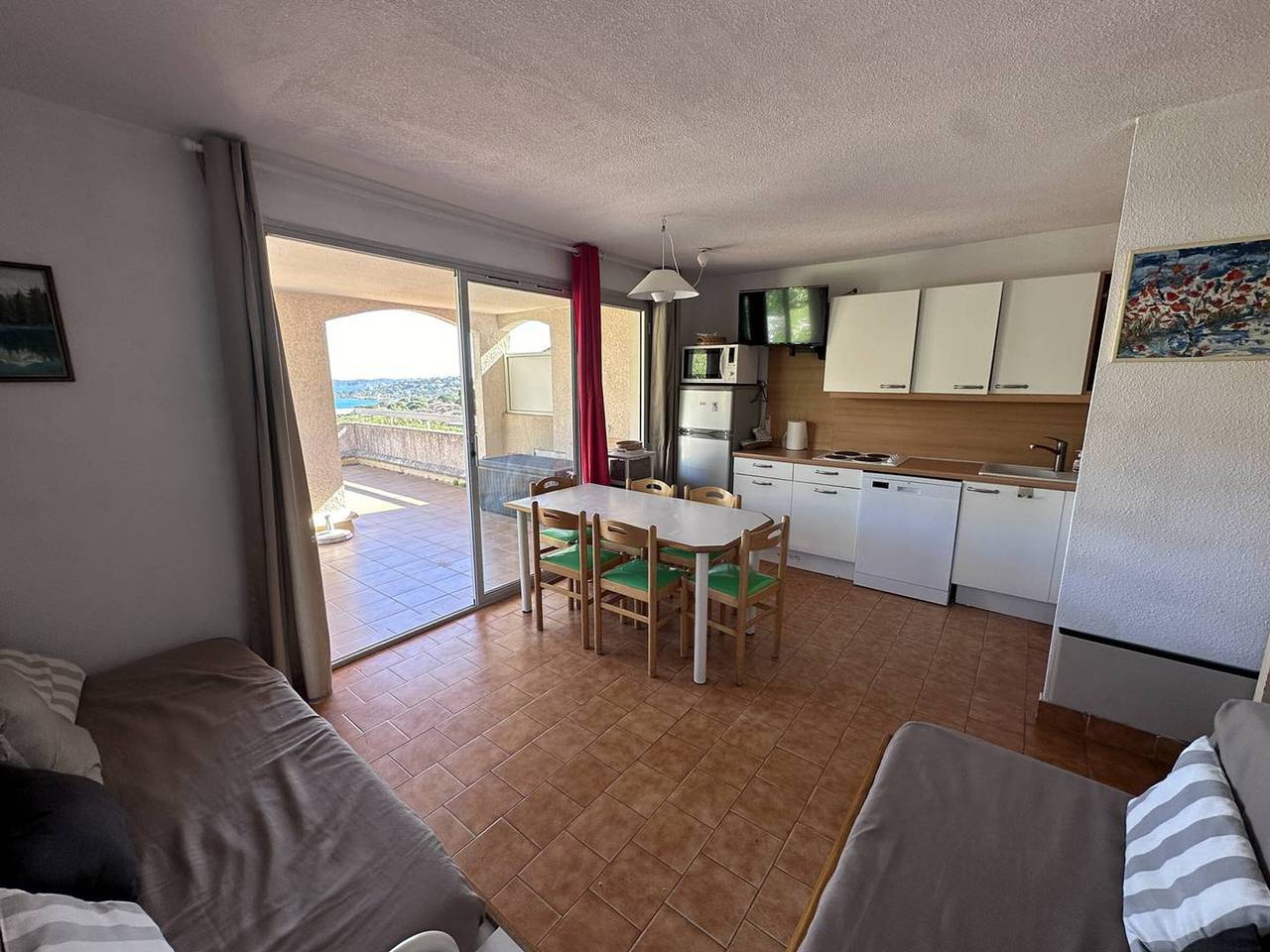 Entire apartment, Sunny terrace apartment for 6 people in Sainte-Maxime in La Nartelle, Sainte-Maxime