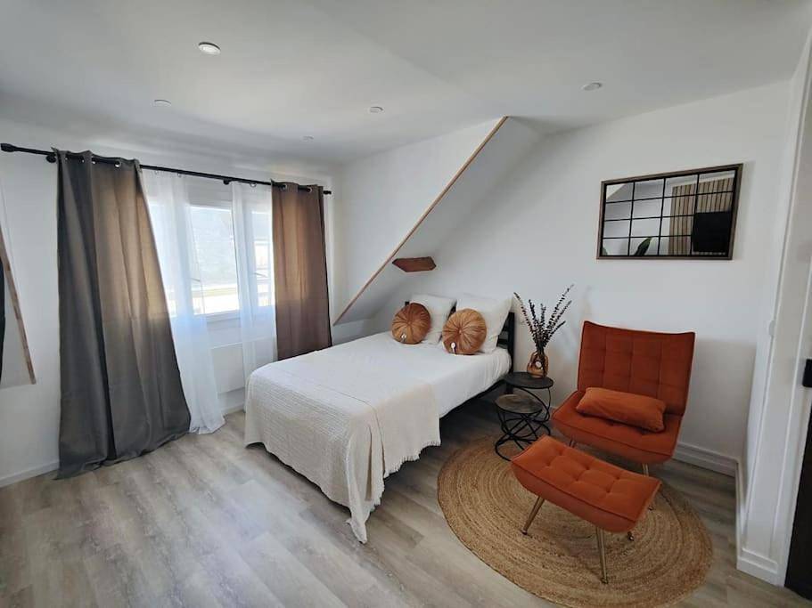 Appartement entier, One-Bedroom Apartment in Châteaudun, Région de Châteaudun