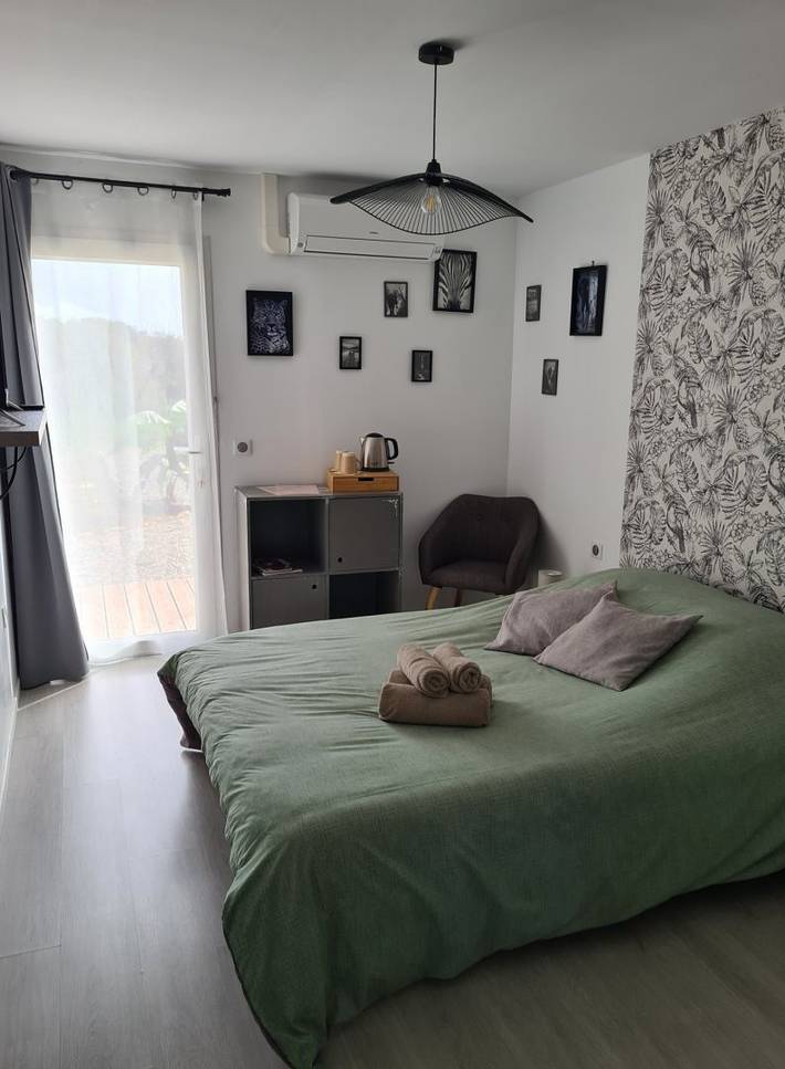 Location de vacances pour 2 personnes, avec piscine et jardin à Orgnac-l'Aven - 4