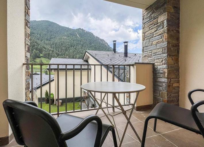 Gîte pour 6 personnes, avec balcon dans Arinsal - 4