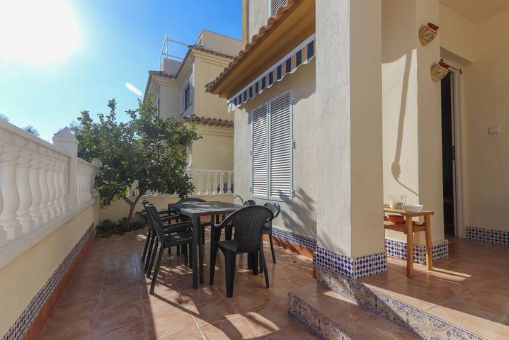 Bungalow para 6 personas, con Balcón/Terraza y Piscina en Gran Alacant