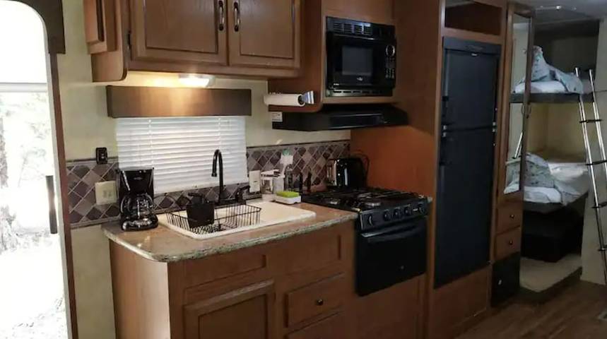 Camping for 6 people, with terrace in Northern California