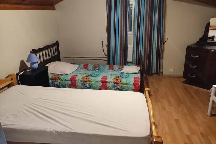 Location de vacances pour 5 personnes, avec terrasse à Saint-Mitre-les-Remparts - 4