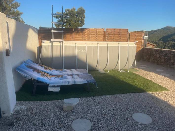 Location de vacances pour 4 personnes, avec jardin ainsi que vue et piscine à Peypin - 4