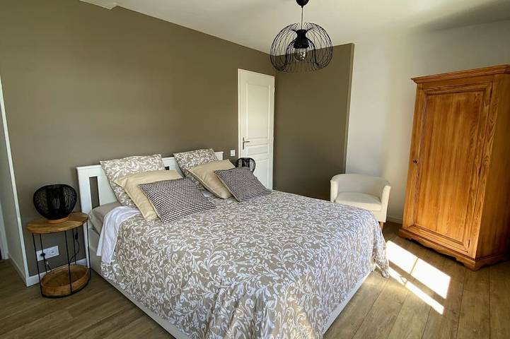 Gîte pour 5 personnes, avec jardin et terrasse à Benais - 2