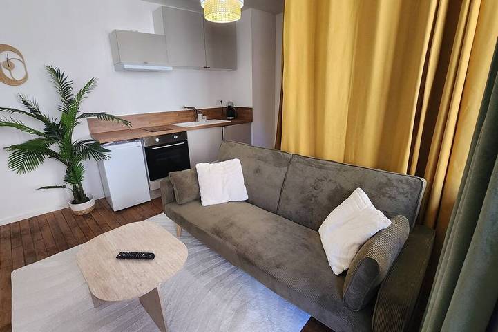 Ganze Wohnung, One-bedroom apartment ✦ private spa · Autun · check-in 24 hours a day in Autun, Autun und Umgebung