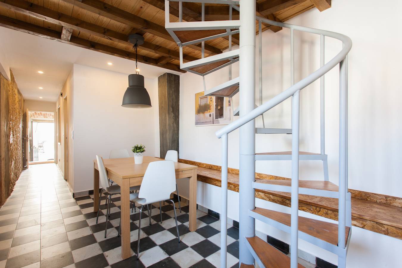 Entire apartment, Holiday apartment for 4 people with terrace in Santa Engrácia, São Vicente (Lisbon)