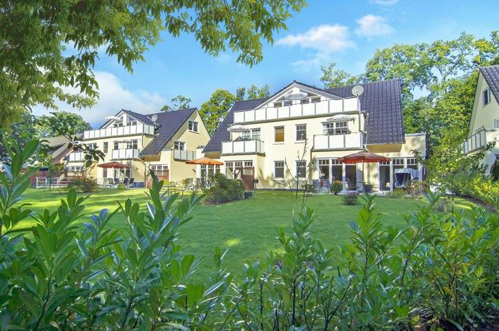 Ferienwohnung für 2 Personen, mit Balkon und Terrasse sowie Garten und Ausblick