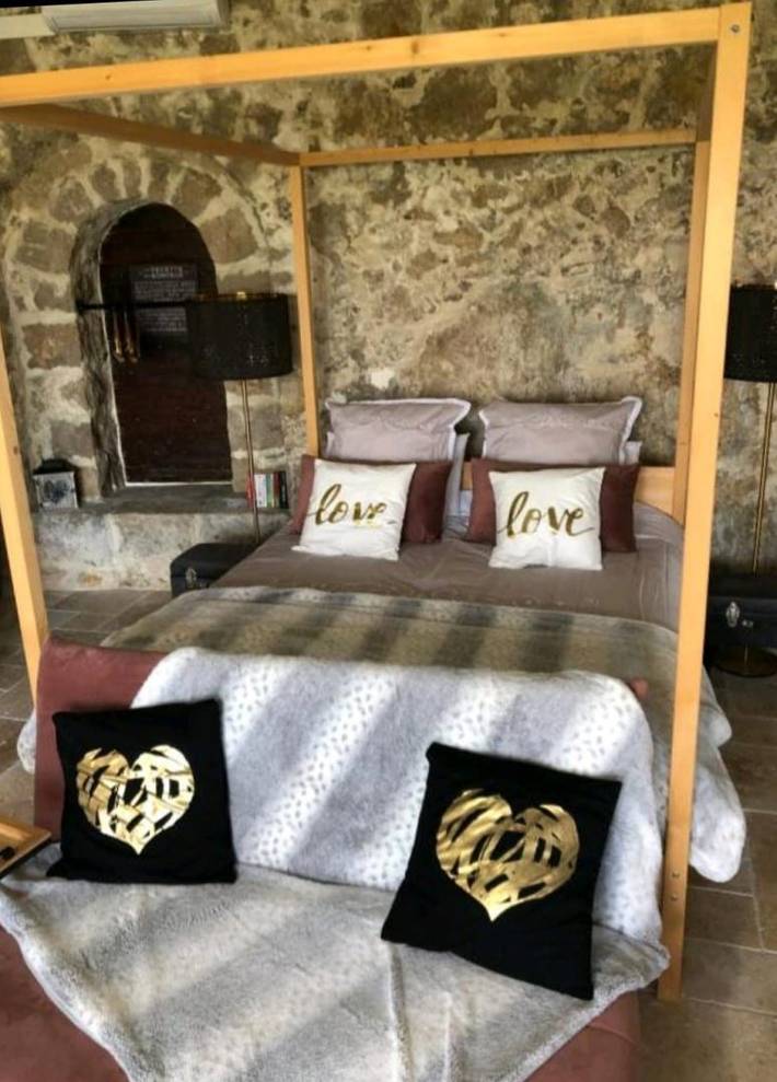 Chambre d’hôte pour 2 personnes, avec piscine ainsi que vue sur le lac et terrasse dans les Alpes maritimes - 2