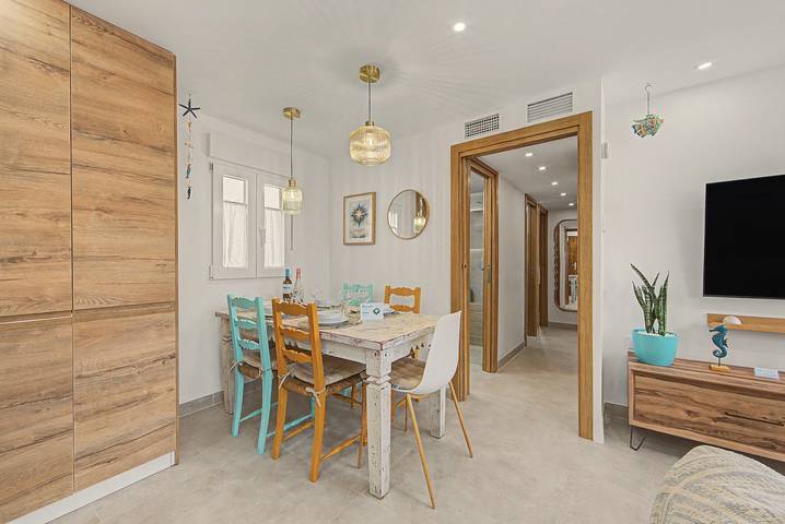 Apartamento entero, Apartamento 'La Estrella Del Cabo' con Wi-Fi y aire acondicionado in San Miguel de Cabo de Gata, Almería