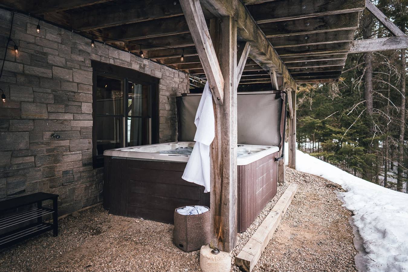 Family escape w private hot tub Citq  301945 in Lac-Supérieur, Quebec