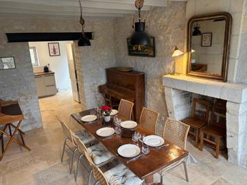 Location de vacances pour 5 personnes, avec vue et jardin à Cravant-les-Côteaux