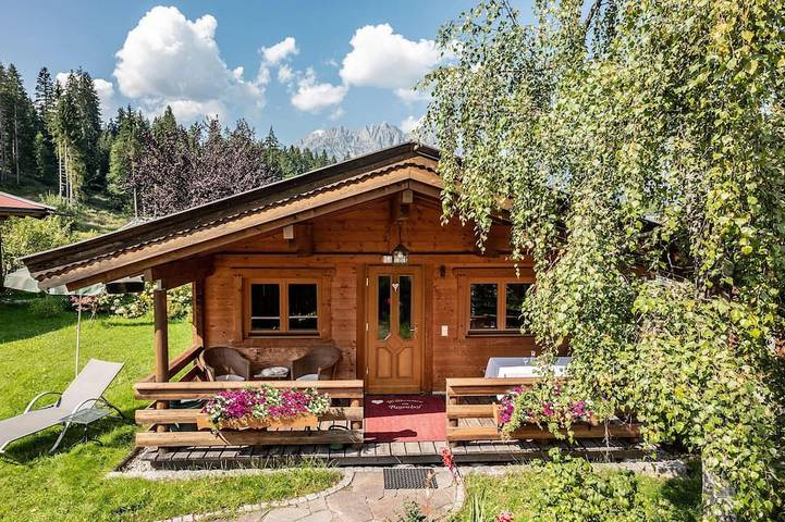 Ferienhaus für 5 Personen, mit Garten und Balkon sowie Pool und Sauna, mit Haustier