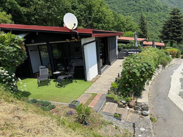 Bungalow für 6 Personen, mit Ausblick und Terrasse sowie Garten in Tignale - 4