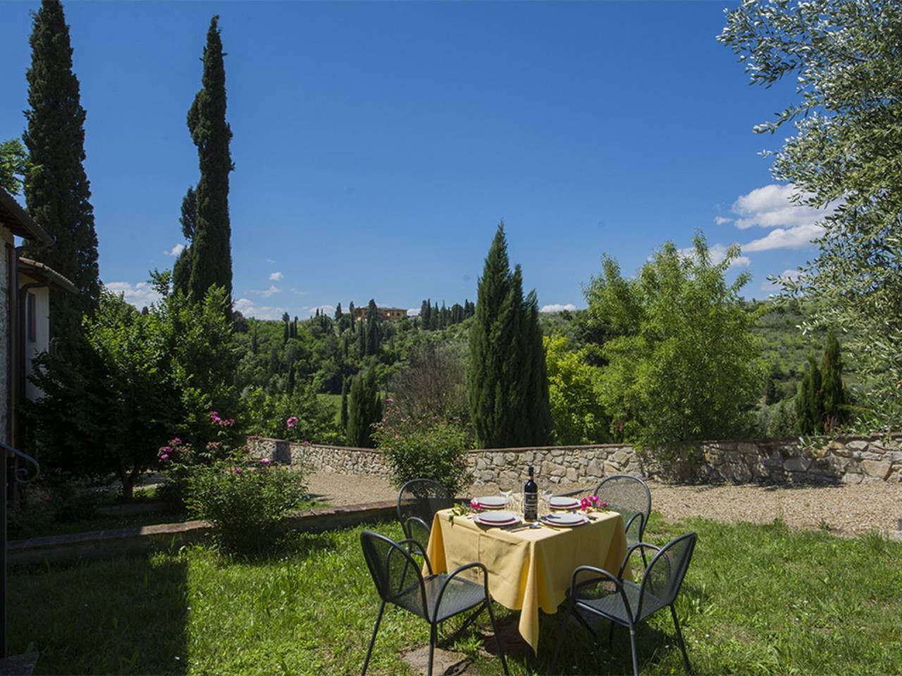 Appartamento intero, Agriturismo Il Forno con vista sulle montagne, piscina in comune e Wi-Fi in Bagno a Ripoli, Firenze province