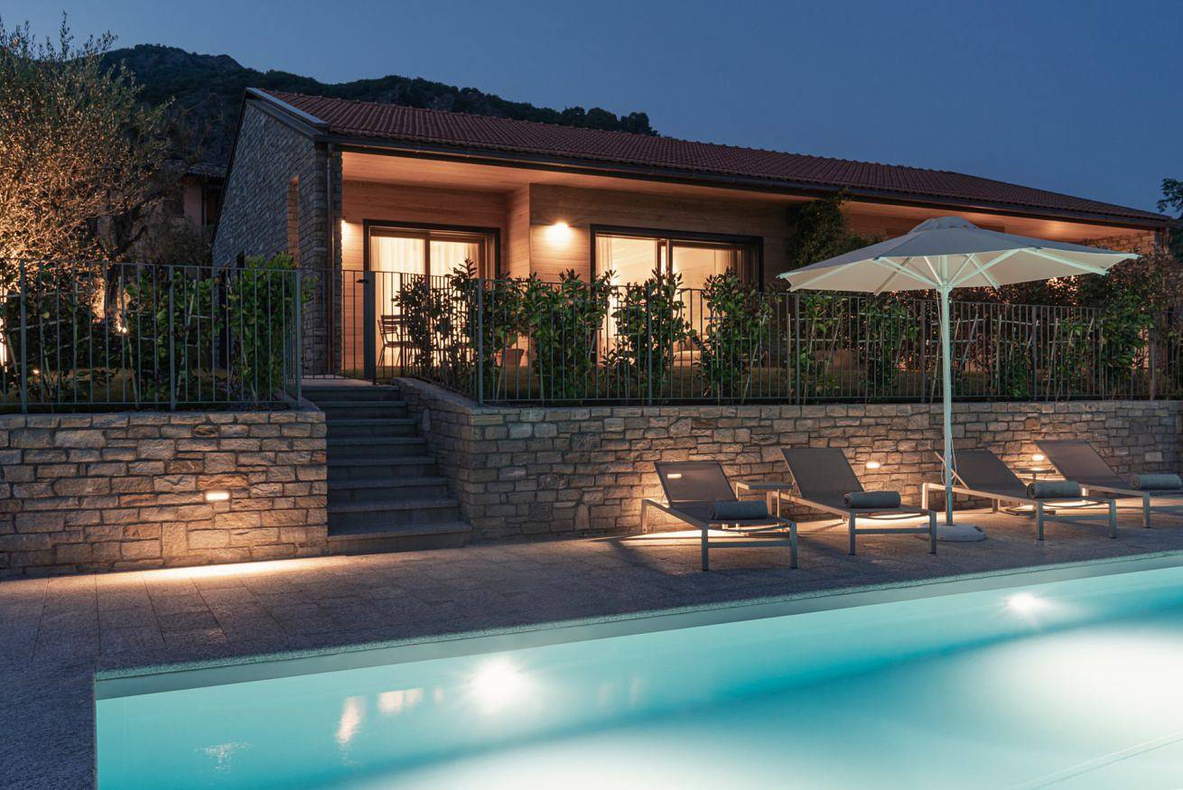 Appartement entier, Appartement spacieux à 2 km de la plage - Au bord de la piscine, avec Wi-Fi et cuisine in Tremezzo, Région de Tremezzina