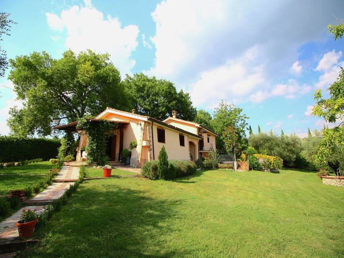 Ferienhaus für 3 Personen, mit Terrasse und Pool sowie Garten, kinderfreundlich in Latium - 2